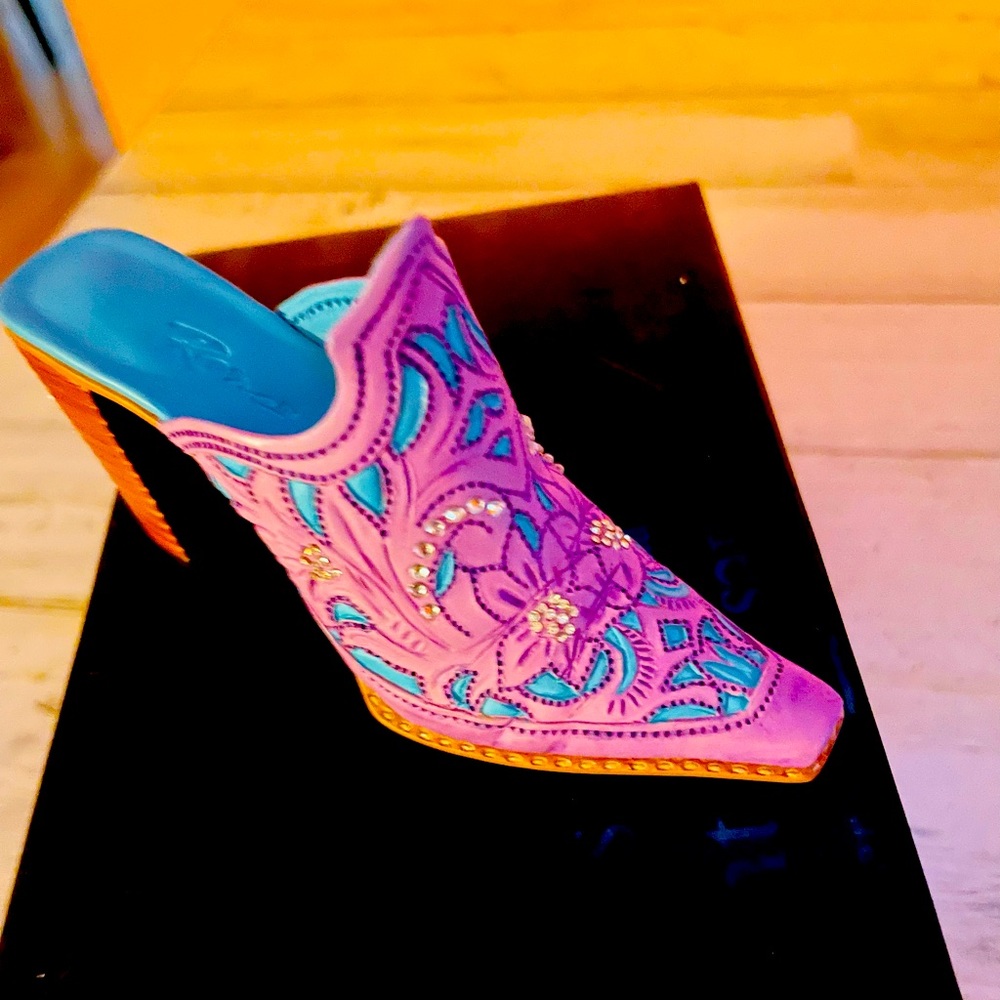 Just The Right Shoe Figurine